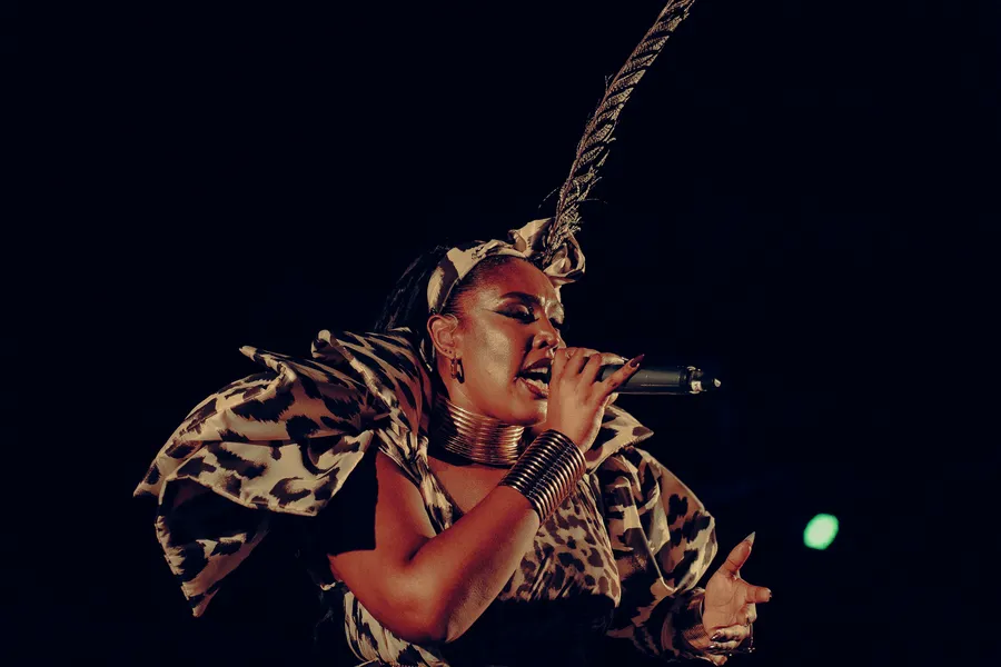 cantante dinner show Mamzel Sauvage